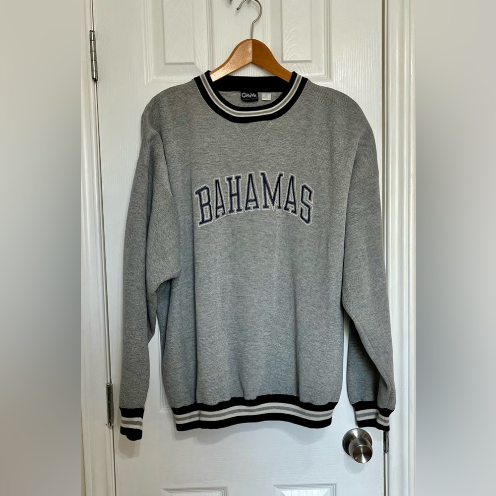 Gray Crewneck Sweater with‎ Bahamas Design